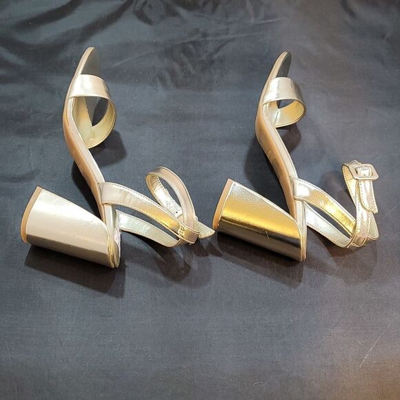 BRAND NEW NINE BLOCK HEEL OPEN TOE ADJUSTABLE BUCKLE ANKLE STRAP SANDAL - Picture 12 of 15